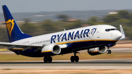 ryanair 900