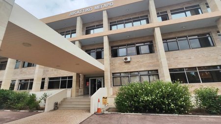 ΔΙΚΑΣΤΗΡΙΟ-ΛΑΡΝΑΚΑΣ