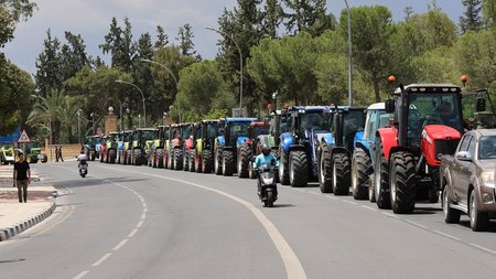 ΑΓΡΟΤΕΣ ΤΡΑΚΤΕΡ