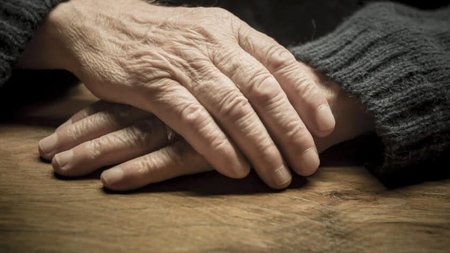 Γερασμένα-χέρια-840x500