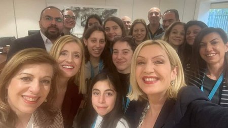 κορίτσια