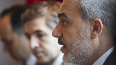 AP23172465949505-1-768x512