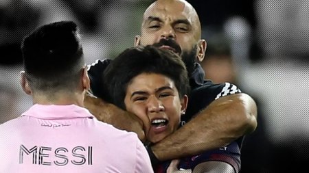 photo_6019345839157265935_y-1200x703