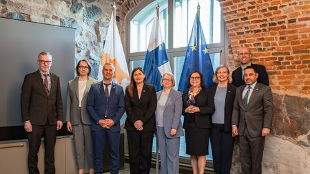 ΜΑΡΙΝΑ ΧΑΤΖΗΜΑΝΩΛΗ ΦΙΝΛΑΝΔΙΑ 1