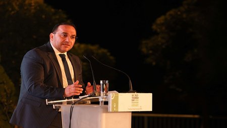 ΥΦΥΠΟΥΡΓΟΣ ΤΟΥΡΙΣΜΟΥ2