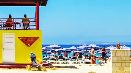 beach-lifeguard-tower-summer-sea-vacation-holiday-tourism-cyprus-ayia-napa-770x513