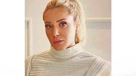 ΕΛΕΝΑ ΘΕΟΧΑΡΙΔΟΥ