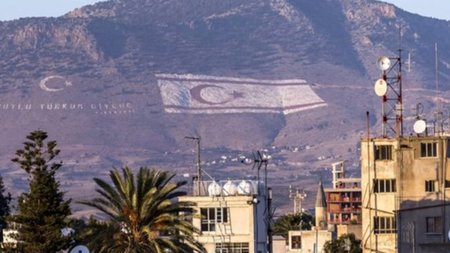 foitites-se-apognwsi-sta-katexomena-tis-kuprou_1.w_hr