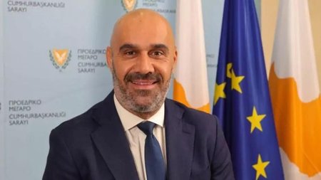 ΦΙΛΙΠΠΟΣ ΧΑΤΖΗΖΑΧΑΡΙΑ