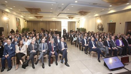 ΕΠΕΝΔΥΤΕΣ 2024