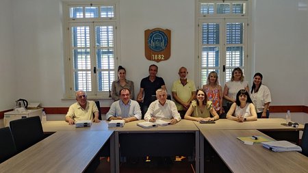 polischrysochoussymvolaia