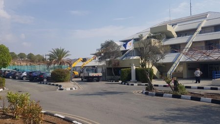 E17EA330-B5F1-42E7-B11E-17E98704A5A5