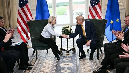 ΟΥΡΣΟΥΛΑ ΤΡΑΜΠ 1