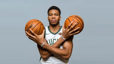 ΓΙΑΝΝΗΣ ΑΝΤΕΤΟΚΟΥΜΠΟ 1