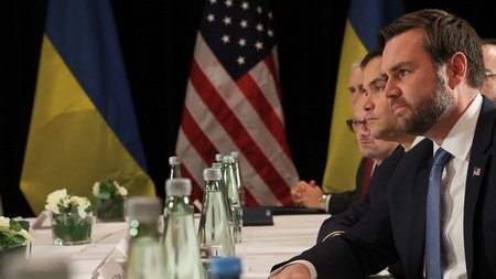 2025-02-14T173926Z_2046211069_RC2HUCAHL7QC_RTRMADP_5_SECURITY-MUNICH-VANCE-ZELENSKIY