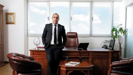 ΦΙΛΙΠΠΟΣ ΧΑΤΖΗΖΑΧΑΡΙΑΣ