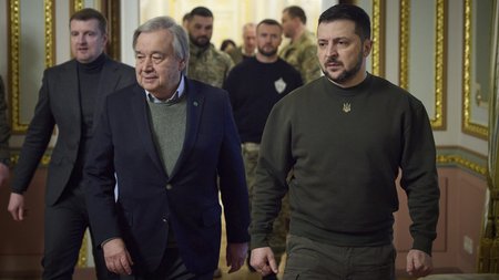 AP23067580573163-2048x1366