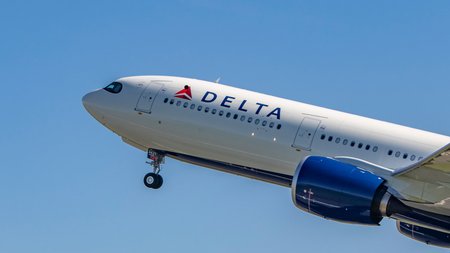 delta-airlines-flight