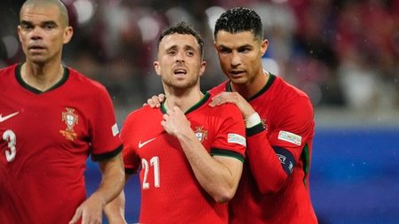 0_GettyImages-2157620666