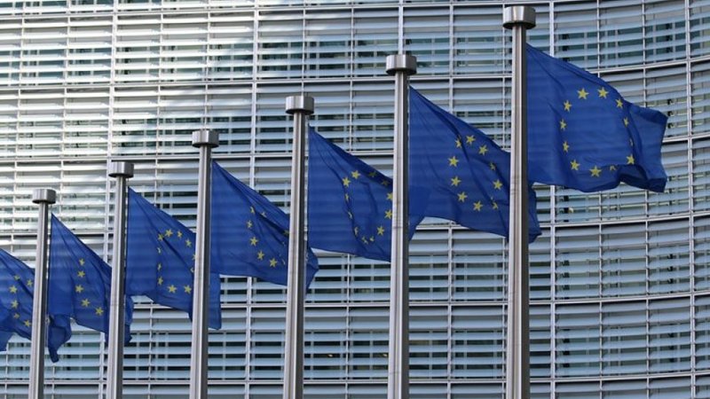 eu_flags_unsplash_Guillauma_Peigois-768x480