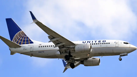 aeroskafos-united-airlines.jpg