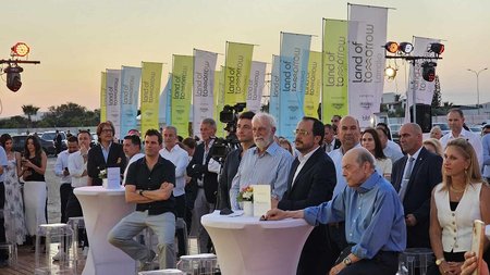 ΧΡΙΣΤΟΔΟΥΛΙΔΗΣ ΛΕΥΚΑΡΙΤΗΣ LAND OF TOMMOROW