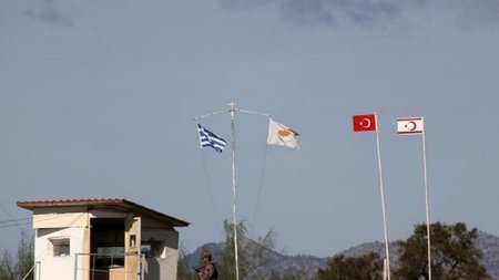 CYPRUS-KYPRIAKO-GREEK-TURKISH-FLAGS