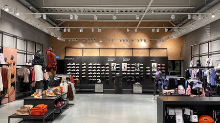 359194_nike-store.jpg