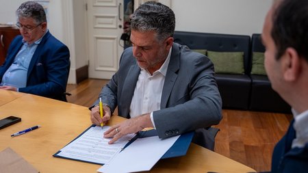 D4107229 CUTing Edge