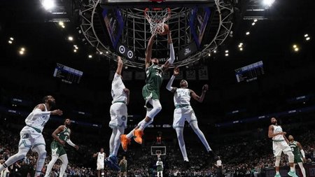 giannis-wolves_082419