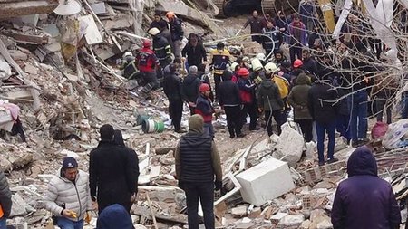 seismos-tourkia-ap23037348136894-1