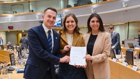 τριο προγραμμα φωτο υιοθετησης