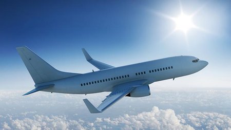 poies_aeroporikes_etaireies_stin_ellada_prosferoun_kales_upiresies_featured