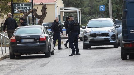 1200_1c6a18d6-204b-4fef-a34e-aae4d2565256