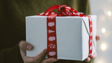 48337-sitesdefaultfilesgift-57909.2e16d0ba.fill-1375x729