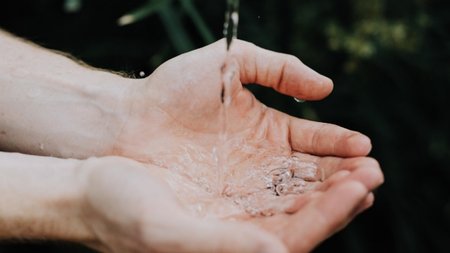 water.2e16d0ba.fill-1375x729