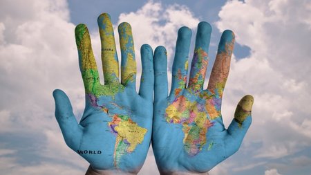 hands-g8775daa21_1920-1024x683