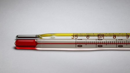 medical-treatment-3892139_1280-768x512