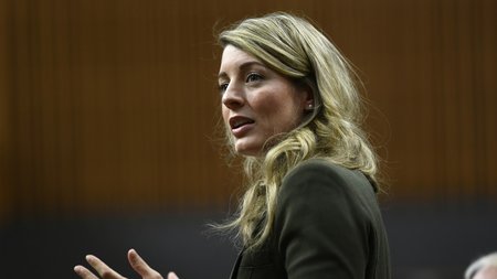 melanie-joly-1-4982822-1629569525970