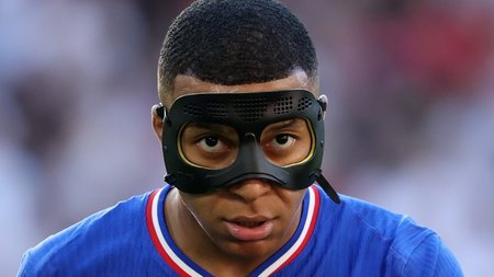 mbappe-mask