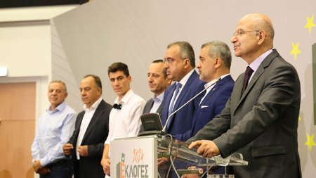 MixCollage-11-Jun-2024-11-04-AM-1663