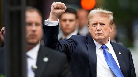 2024-05-30T222917Z_1342839151_RC2A18AWEYW6_RTRMADP_5_USA-TRUMP-NEW-YORK-e1721024424631