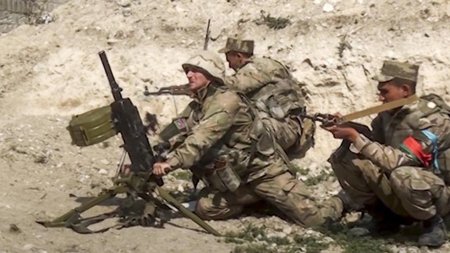 στρατιώτες