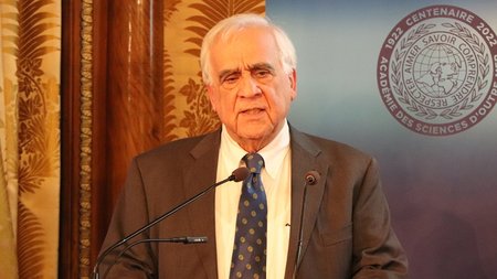 ΚΩΣΤΑΣ ΠΑΠΑΝΙΚΟΛΑΣ