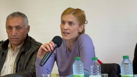 3d8860ae-fbe3-4c5d-8954-3b9d685b7038