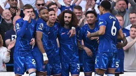 0_chelsea-players-celebrate-pr_184740