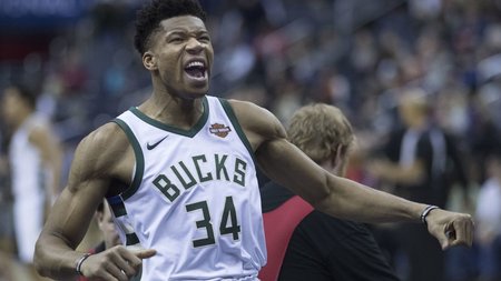 Giannis_Antetokounmpo_24845003687-scaled