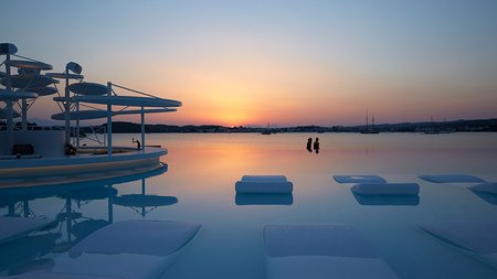 nikkibeachpool