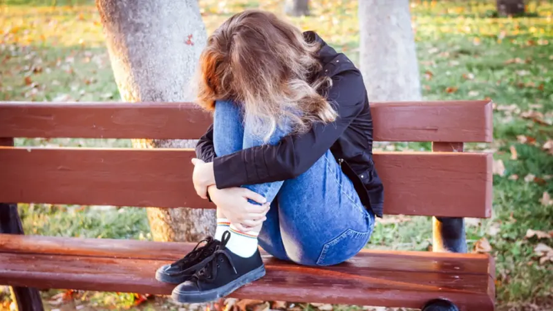 teen_girl_park