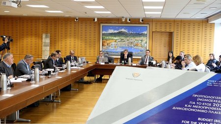 ΚΕ ΟΙΚΟΝΟΜΙΚΩΝ-ΠΡΟΥΠΟΛΟΓΙΣΜΟΣ 2025